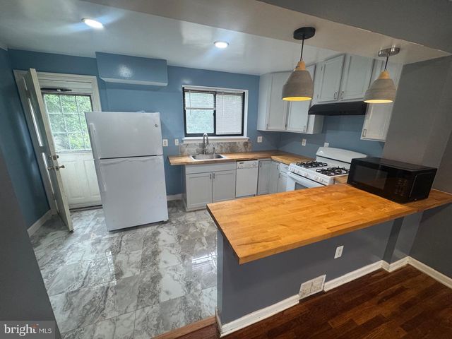 3525 MANOR WOOD DR, Hyattsville, MD 20782