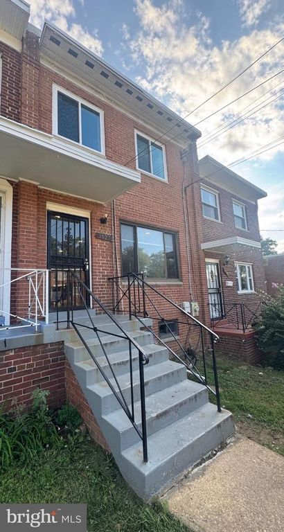 3525 MANOR WOOD DR, Hyattsville, MD 20782