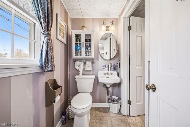 25301 Wolf Road, Bay Village, OH 44140