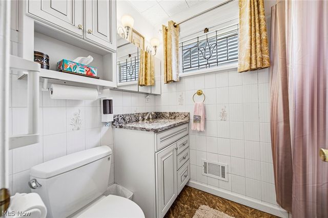 25301 Wolf Road, Bay Village, OH 44140