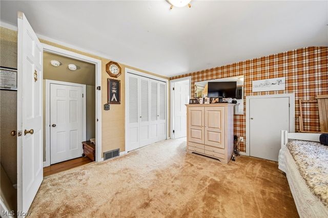 25301 Wolf Road, Bay Village, OH 44140