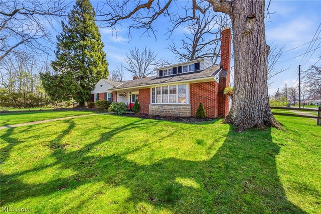 25301 Wolf Road, Bay Village, OH 44140
