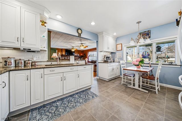 25301 Wolf Road, Bay Village, OH 44140