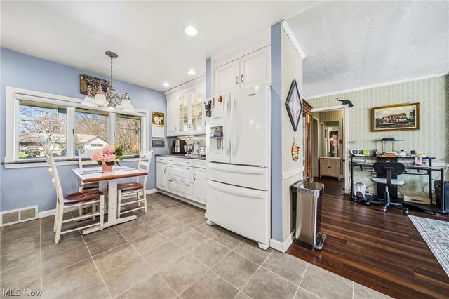 25301 Wolf Road, Bay Village, OH 44140
