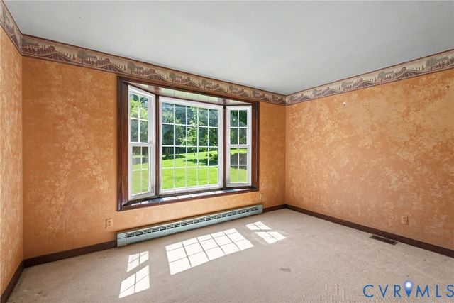 8620 Salem Church Rd, North, VA 23237