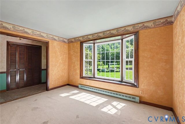 8620 Salem Church Rd, North, VA 23237
