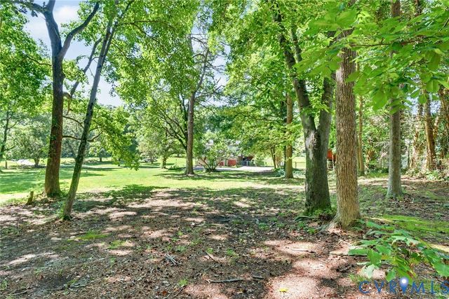8620 Salem Church Rd, North, VA 23237