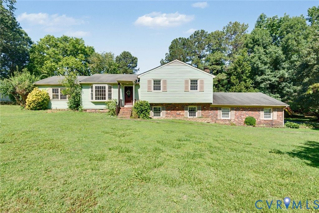 8620 Salem Church Rd, North, VA 23237