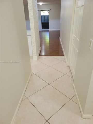 3621 SW 69th Ter 23-Z, Miramar, FL 33023