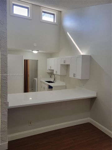 3621 SW 69th Ter 23-Z, Miramar, FL 33023