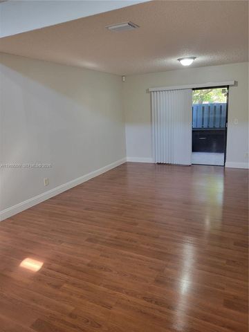 3621 SW 69th Ter 23-Z, Miramar, FL 33023