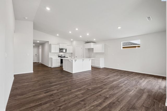 6105 Road 115, Pasco, WA 99301