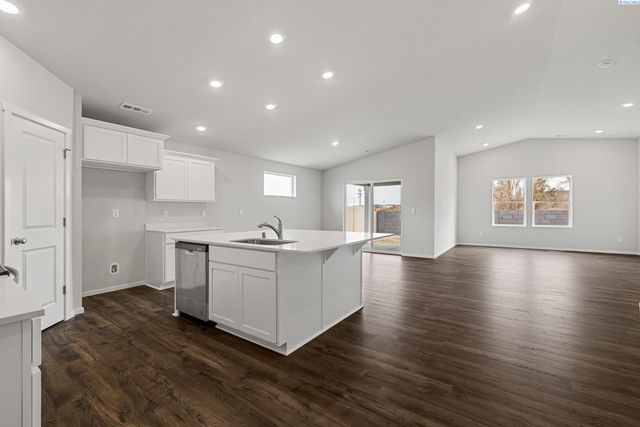 6105 Road 115, Pasco, WA 99301