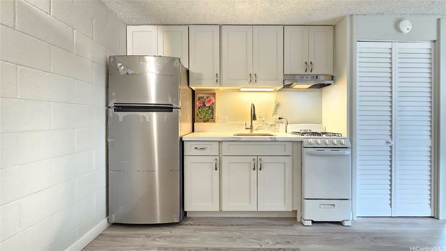 1129 Rycroft Street 201, Honolulu, HI 96814