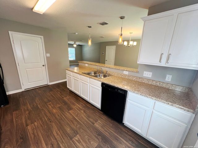 6747 Sabinal, San Antonio, TX 78252