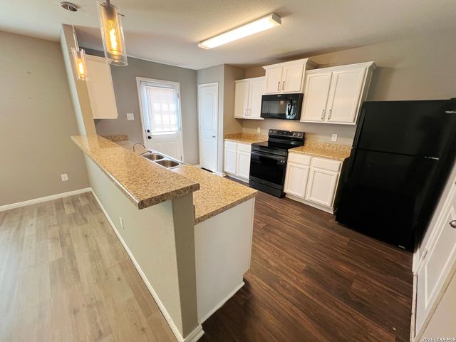 6747 Sabinal, San Antonio, TX 78252