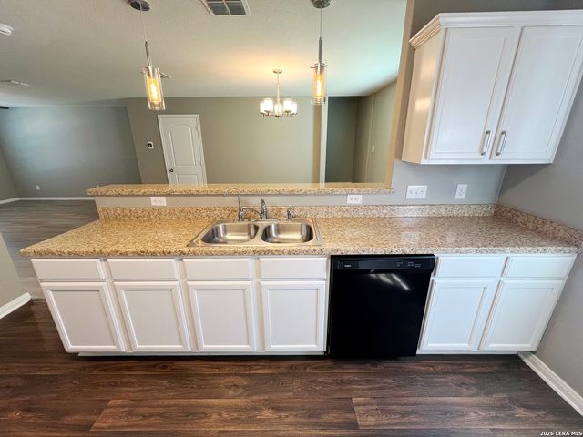 6747 Sabinal, San Antonio, TX 78252