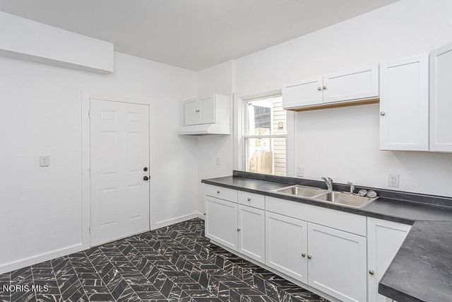 208 South Avenue, Toledo, OH 43609