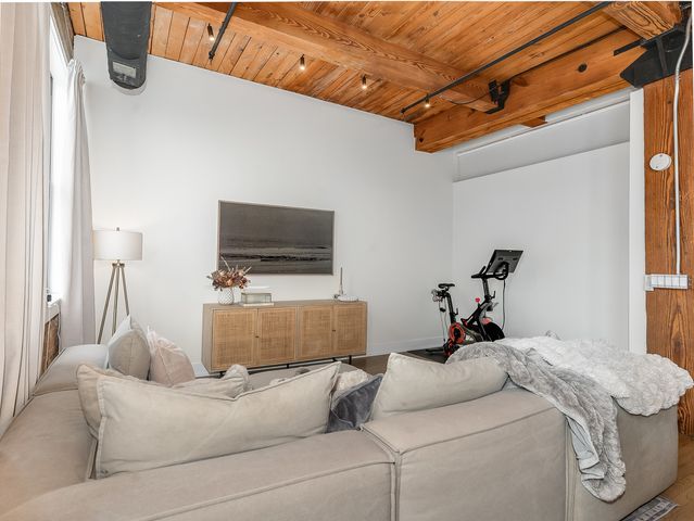 913 W Van Buren Street 3C, Chicago, IL 60607