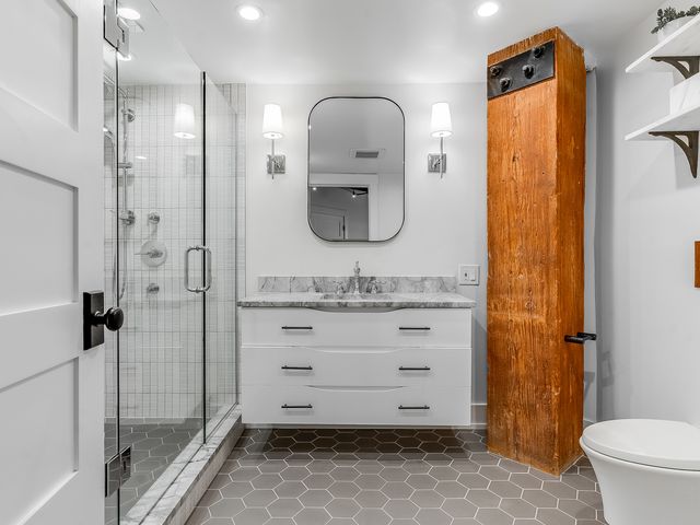 913 W Van Buren Street 3C, Chicago, IL 60607