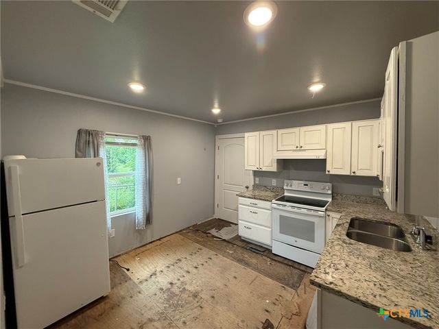 1302 E Avenue F, Temple, TX 76501