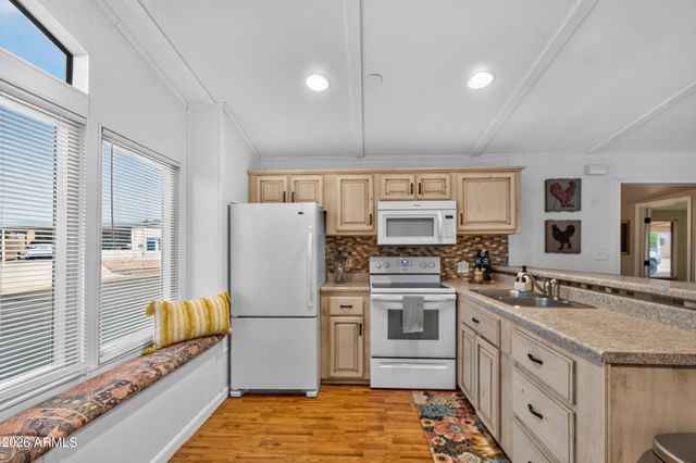 5735 E MCDOWELL Road 213, Mesa, AZ 85215