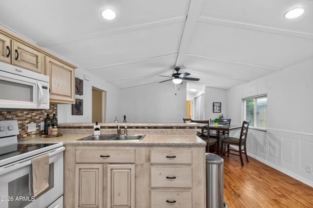 5735 E MCDOWELL Road 213, Mesa, AZ 85215