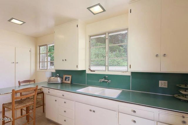 1331 El Mirador Drive, Pasadena, CA 91103