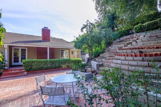 1331 El Mirador Drive, Pasadena, CA 91103