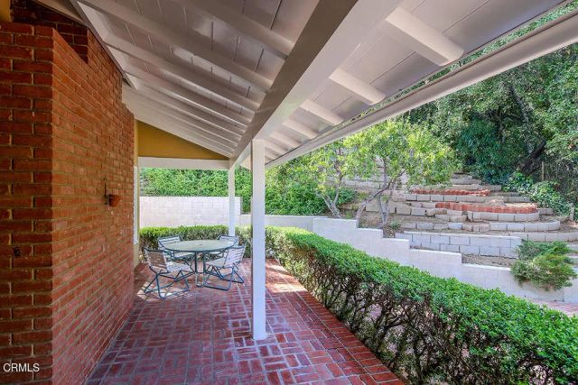 1331 El Mirador Drive, Pasadena, CA 91103