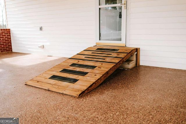 674 Yancey Road, Arnoldsville, GA 30619