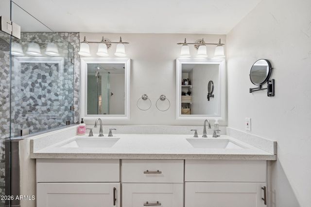 2422 N 37th Street, Phoenix, AZ 85008