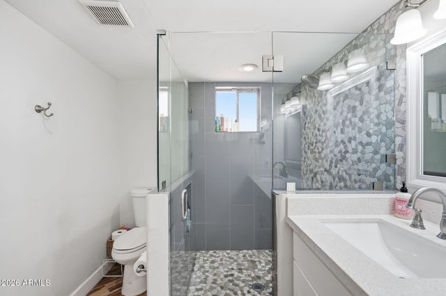 2422 N 37th Street, Phoenix, AZ 85008