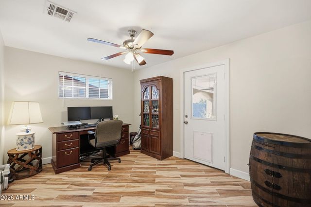 2422 N 37th Street, Phoenix, AZ 85008