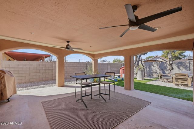 2422 N 37th Street, Phoenix, AZ 85008