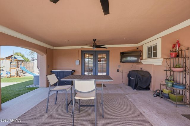 2422 N 37th Street, Phoenix, AZ 85008