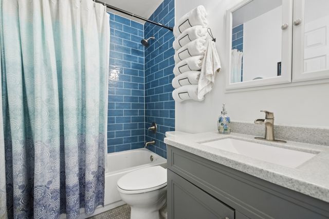 1054 Brunswick Harbor 0, Schaumburg, IL 60193