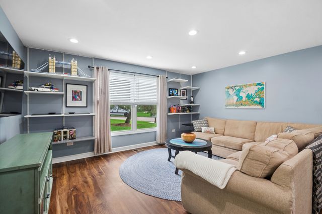 1054 Brunswick Harbor 0, Schaumburg, IL 60193