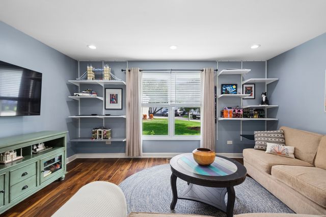 1054 Brunswick Harbor 0, Schaumburg, IL 60193