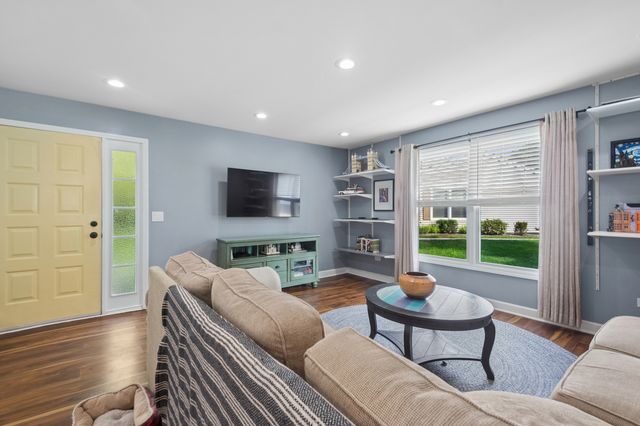 1054 Brunswick Harbor 0, Schaumburg, IL 60193