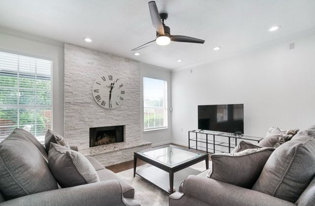 2006 Hidden Trail Drive, Lewisville, TX 75067