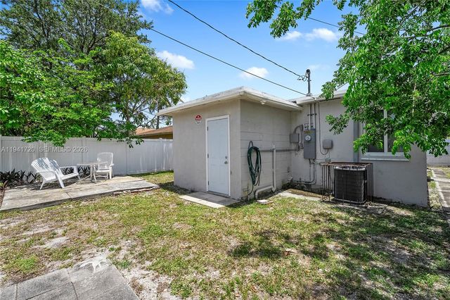 2227 Cody Street, Hollywood, FL 33020