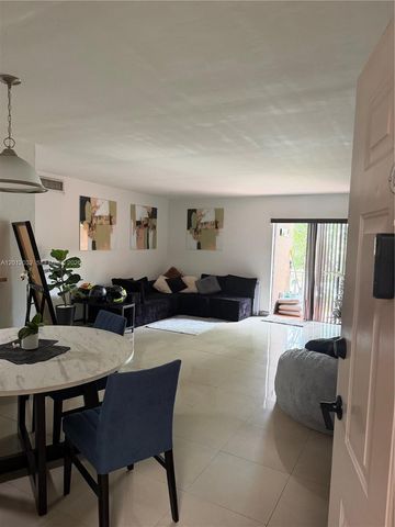 9445 SW 76th St U6, Miami, FL 33173