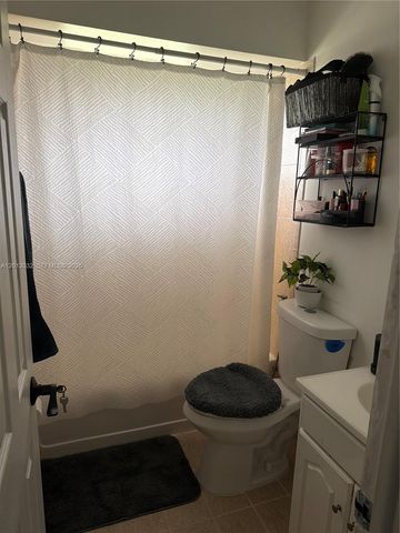 9445 SW 76th St U6, Miami, FL 33173