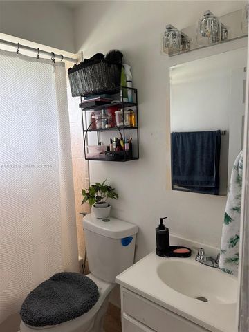 9445 SW 76th St U6, Miami, FL 33173