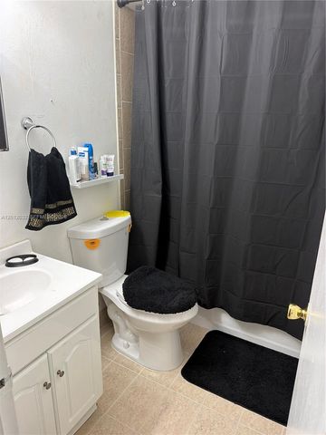 9445 SW 76th St U6, Miami, FL 33173