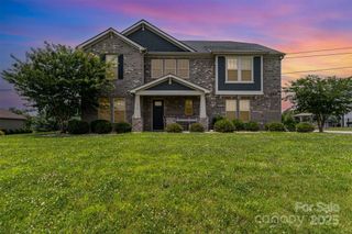 410 Alucio Court, Matthews, NC 28104
