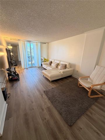 16851 NE 23rd Avenue B304, North Miami Beach, FL 33160