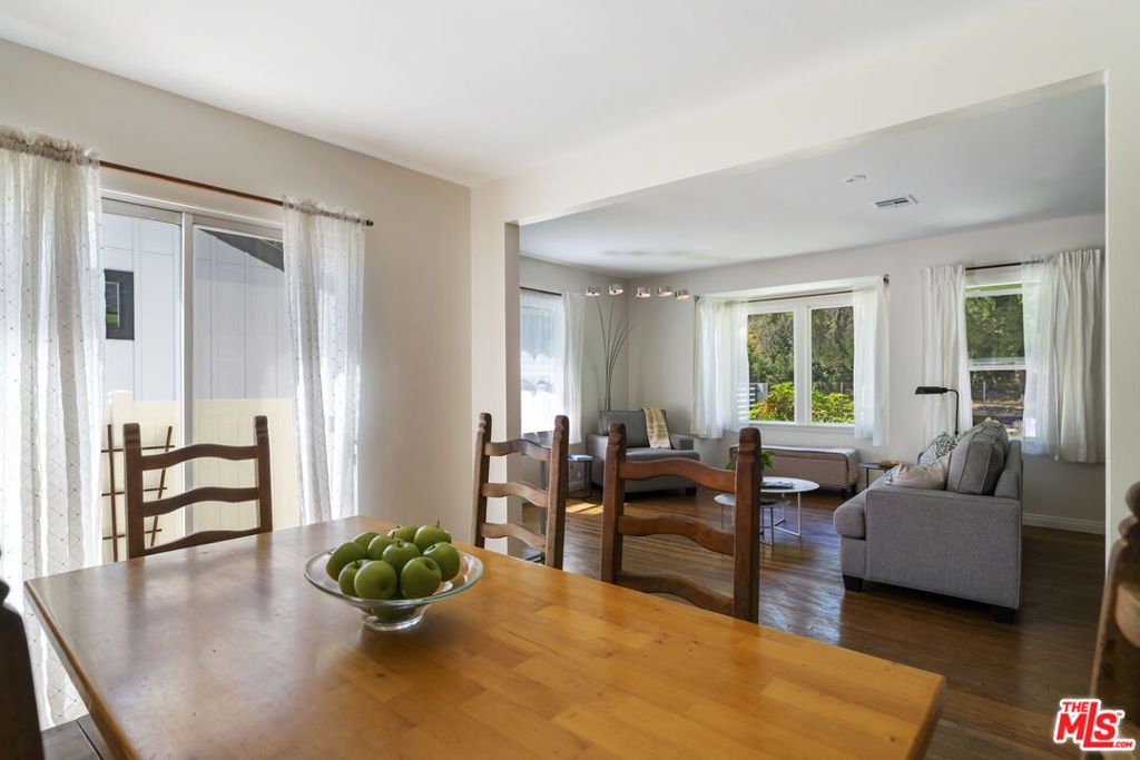 Image 14 of property listing at 14142 Hortense Street, Los Angeles, CA 91423