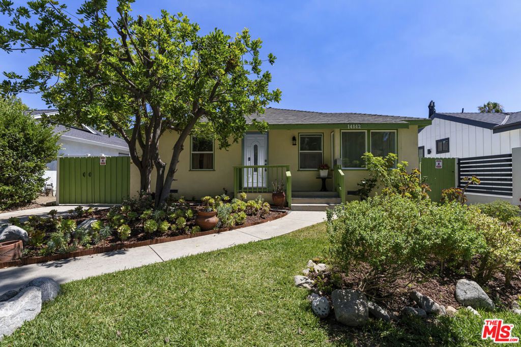 Image 2 of property listing at 14142 Hortense Street, Los Angeles, CA 91423